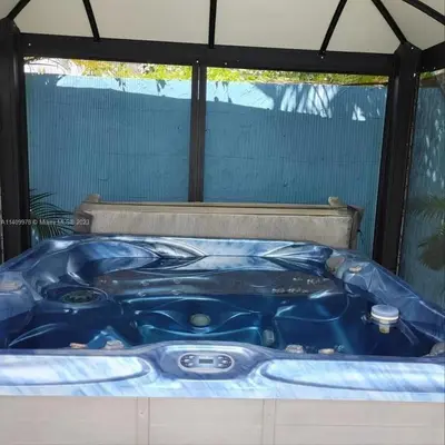 Gallery image of 3 bedrooms 3-bathroom Pool house and jacuzzi en Hialeah in Hialeah