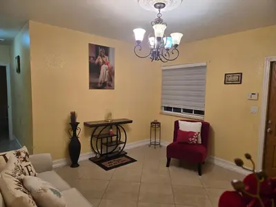 Gallery image of 3 bedrooms 3-bathroom Pool house and jacuzzi en Hialeah in Hialeah