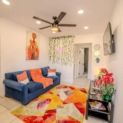 Queens Cozy Condo Near Downtown Airport