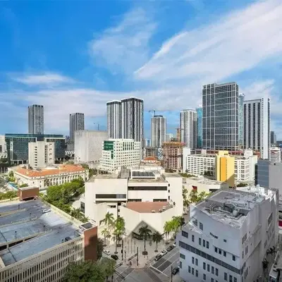 Charming 2 BR Downtown Miami 2106 Free Parking