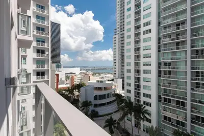 Gallery image of Stylish Modern Downtown Studio Free Parking in Miami