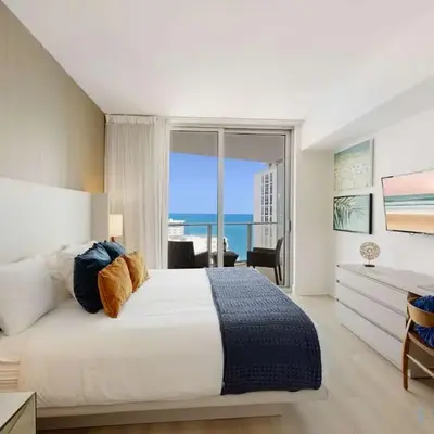 Apartment with Ocean View Balcony