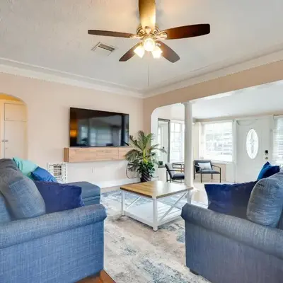 House with Shared Pool Access 4 Mi to Beaches!