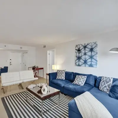 Stunning 2-Bedroom Condo with Beach Service 614