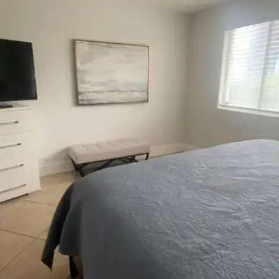 3-BR space in charming Hollywood