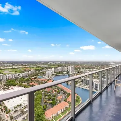 42nd Floor Penthouse 3 BDR in Hyde Beach House