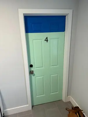 a green door with the number four on it at Stay Near Wynwood in Miami