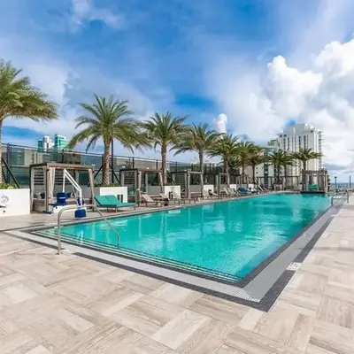 Corner Modern Ocean View Low Floor