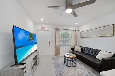 Gallery image of Lovely 1 Bedroom - Just Beachy Unit 2 in Fort Lauderdale