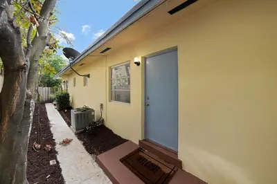 Gallery image of Lovely 1 Bedroom - Just Beachy Unit 2 in Fort Lauderdale