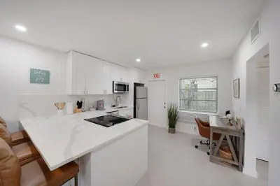 Gallery image of Lovely 1 Bedroom - Just Beachy Unit 2 in Fort Lauderdale