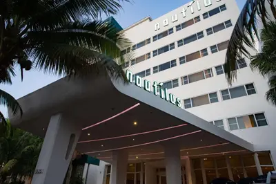 a view of the front of a hotel at Nautilus Sonesta Miami Beach in Miami Beach