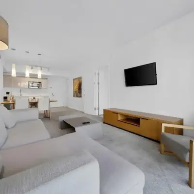 1 Bed & Kitchen at Beachwalk Luxe Pool Gym Beach