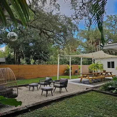 -Disco Bungalow- One third mile to FTL Marine Center