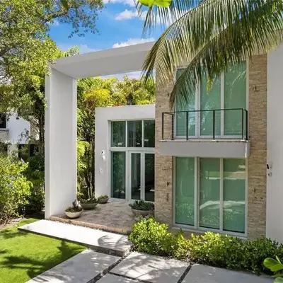 Villa Tranquil Luxe Modern Oasis with Private Pool in Miami Beach