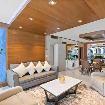 Ocean Front 2beds and 2baths Beach Access and Pool