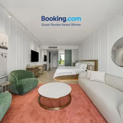 SOUTH BEACH Stunning Studio