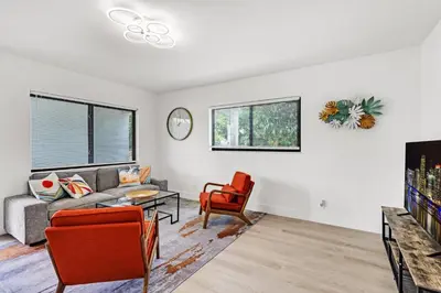 a living room with a couch and a table at Rent in Fort Lauderdale near Broward Medical in Fort Lauderdale