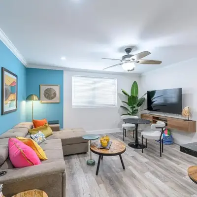 One block from beach South Beach Ocean Dr-King Bed