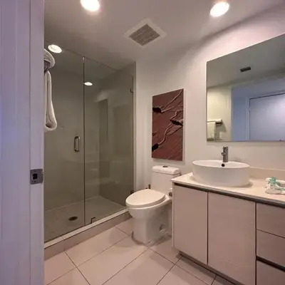 Studio Miami with Beach and Lounge Chairs 2 Full beds 2403