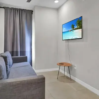Miami Flats - Self Check-in and 1 Free Parking