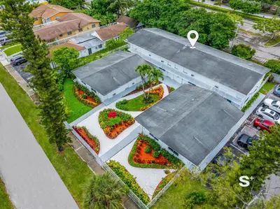 an overhead view of a building with a garden at Cozy 1-BD Miami Apt Gym, BBQ, Free Parking in Miami