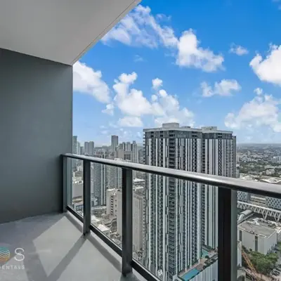 Sky-High Views Pool – Steps from Miami Arena