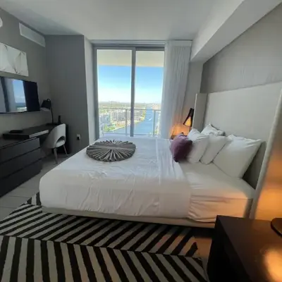 Best Apartment next to Hollywood Beach 2B 2B