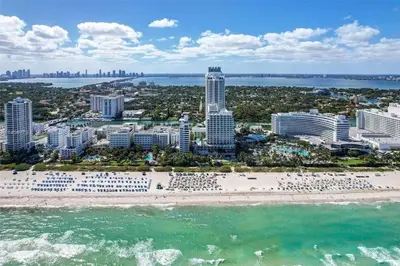 Gallery image of Fontainebleau New Reno 1BR Corner Unit Ocean & Bay in Miami Beach