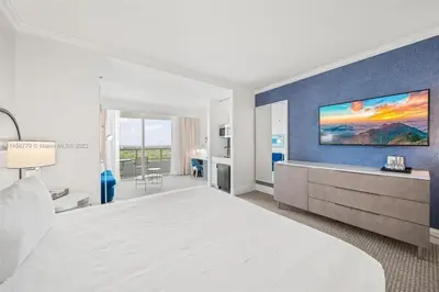Gallery image of Fontainebleau Corner Unit New Reno 2Bdrm 3Bath in Miami Beach