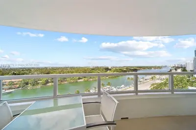 Gallery image of Fontainebleau Corner Unit New Reno 2Bdrm 3Bath in Miami Beach