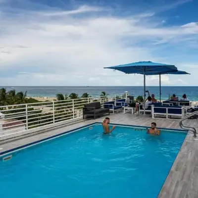 Big studio with rooftop pool ocean view