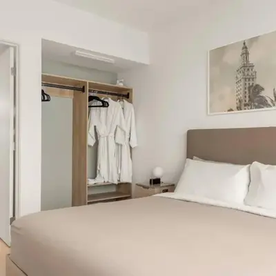 4513 a 1-Bedroom Apt with Pool and Gym next to Kaseya Center