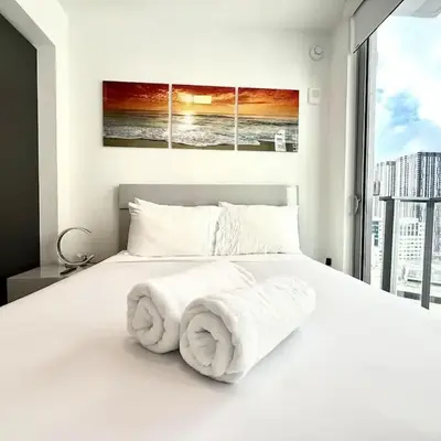 Stunning City Views Studio Gym Pool