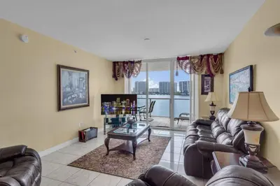 Gallery image of Bay View Oasis with Balcony & Free Parking Sunny Isles Beach in Sunny Isles Beach