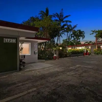 1BR Pet-Friendly Studio Parking & Backyard BBQ