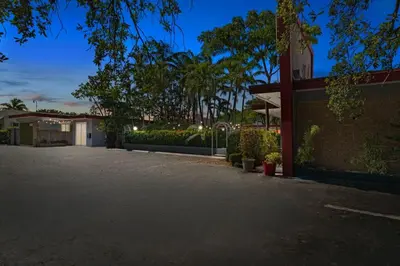 a parking lot in front of a building at Pet Friendly Stylish Studio in Hollywood in Hollywood