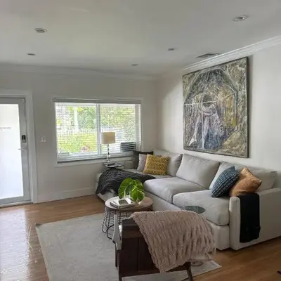 Charming two Bedroom in the Gables For Rent