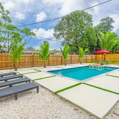 Modern & Cozy Private Pool Home
