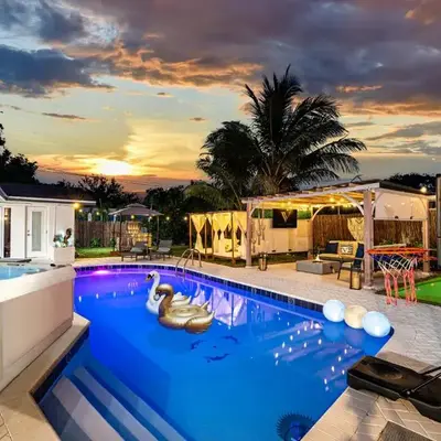 Top Villa Near Beach with Game Room