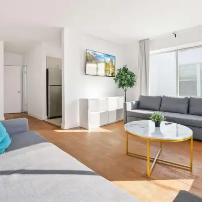 Modern Miami Beach Apt King & Sofa Bed Comfort