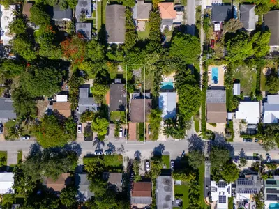 an aerial view of a city with houses at 10 min to Las Olas and Beach WD 2 Bed in Fort Lauderdale