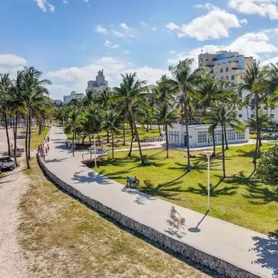SeaStays- South Beach Apartments