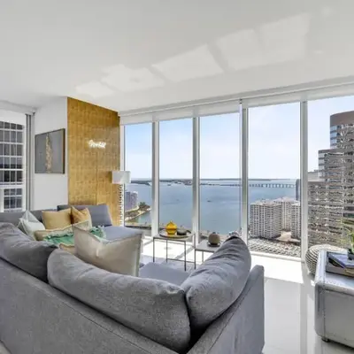 Wrap around Bay View
