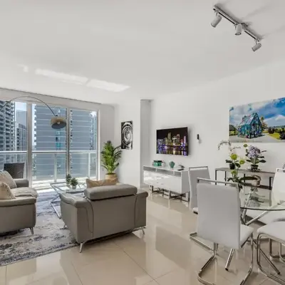 Icon Brickell Retreat 1BR and Spa
