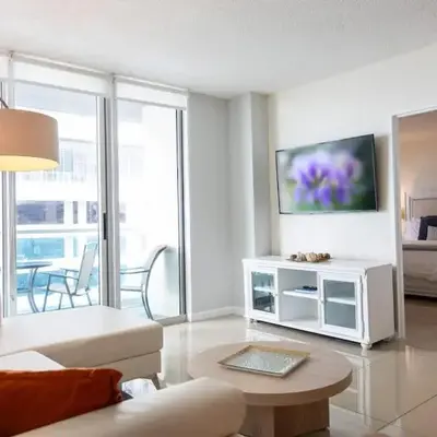 Beachfront 2 BR Apt Full Kitchen - No Resort Fee