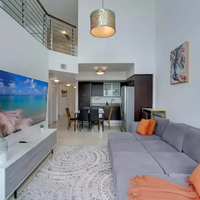 Brickell River Views- modern amenities in the city