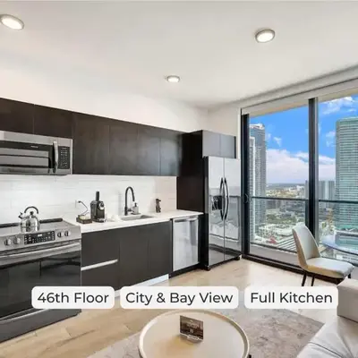 4604 Lux Miami Studio City and Bay Views