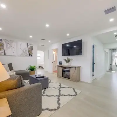 3 Mi to Hard Rock Stadium Retreat with Private Yard