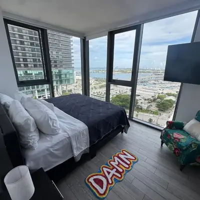 Spectacular corner 2BDR Downtown Miami